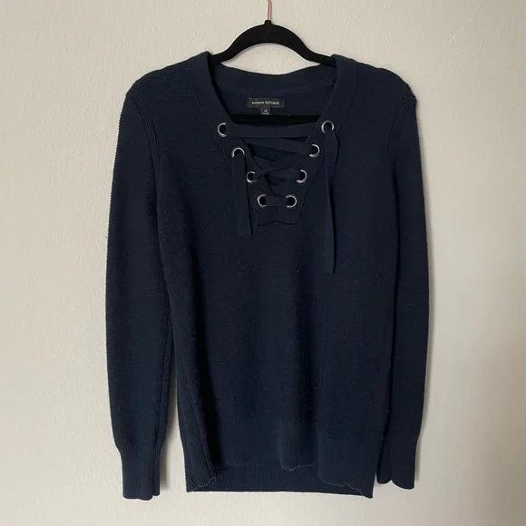 Banana Republic Sweater - Picture 2 of 5